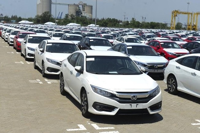 Ô tô nhập khẩu nguyên chiếc trong tháng 1/2021 giảm mạnh so với cùng kỳ. Ảnh minh họa