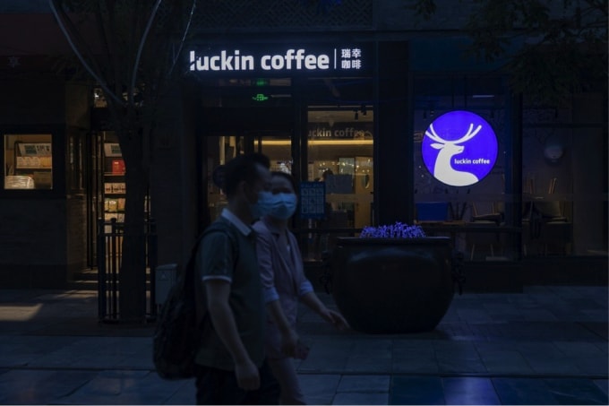 Luckin Coffee từng rất được ưa chuộng tại Trung Quốc. Ảnh: Bloomberg