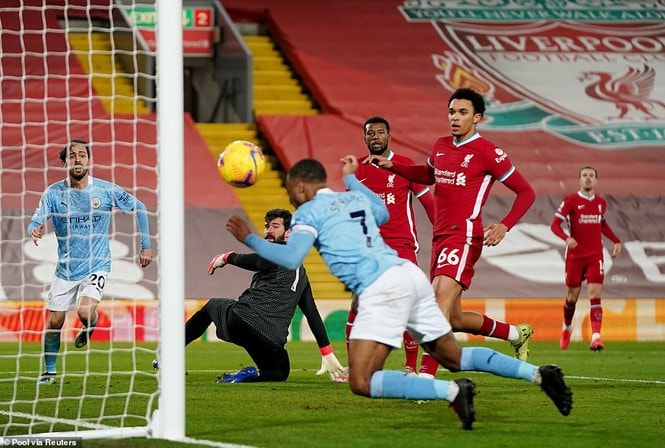 Sai lầm của Alisson khiến Liverpool thua thảm. Ảnh: internet