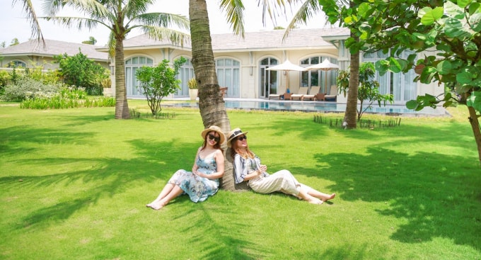 Không gian tự nhiên thoáng đãng tại villa là “liều thuốc quý giá” thời giãn cách (Ảnh: FLC Sầm Sơn)