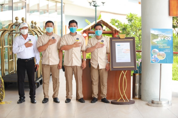 Đội ngũ nhân viên được trang bị các kiến thức, kỹ năng bài bản về phòng chống dịch