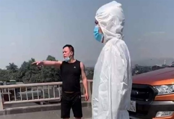 Phạm Văn Thuận (áo đen) có hành vi chống đối người thi hành công vụ và vi phạm quy định về phòng chống dịch bệnh. Ảnh: vtc.vn