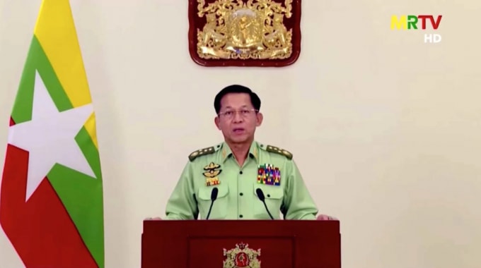 Lãnh đạo quân đội Myanmar, Thượng tướng Min Aung Hlaing phát biểu trước quốc gia vào ngày 8 tháng 2. © Reuters