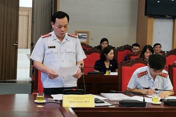 Phó chánh Thanh tra Bộ Nội vụ Trần Ngọc Huy công bố quyết định thanh tra tại UBND tỉnh Sơn La vào tháng 10/2020.