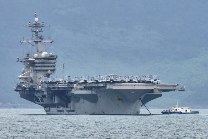 Hình ảnh tàu USS Theodore Roosevelt (CVN-71) khi vào cảng Đà Nẵng, Việt Nam, ngày 5 tháng 3 năm 2020 - REUTERS