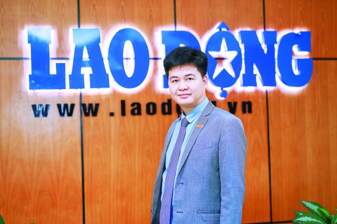 nhà báo Hoàng Lâm.