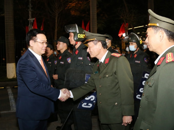 Bí thư Thành ủy Vương Đình Huệ thăm, chúc Tết Bộ Tư lệnh Cảnh vệ