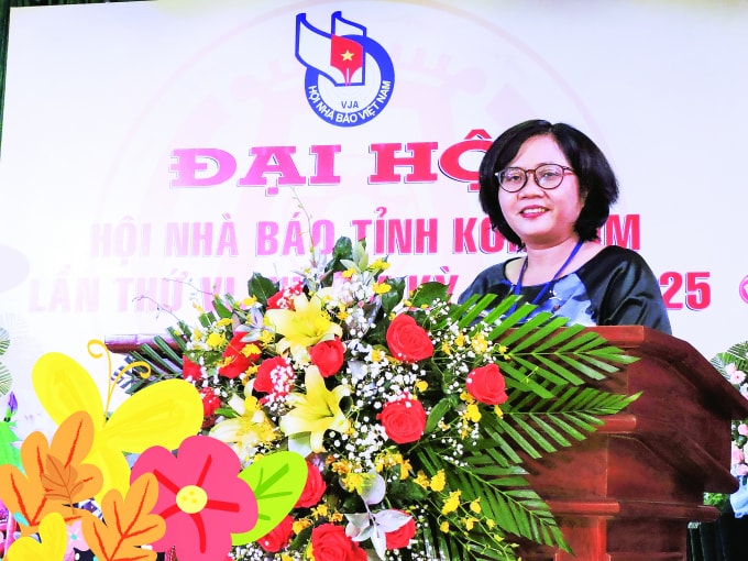 Nhà báo Ngọc Mẫn - Phó Chủ tịch Thường trực HNB tỉnh KonTum.
