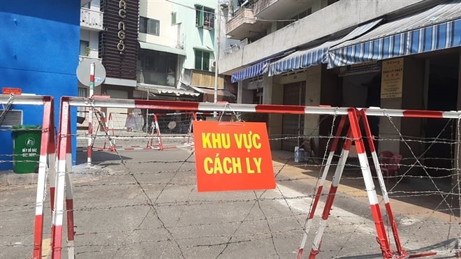 Chiều ngày 13/2, Trung tâm Kiểm soát bệnh tật tại TP. HCM (HCDC) cập nhật những điểm được tháo dỡ phong tỏa trên địa bàn TP. Ảnh: TL