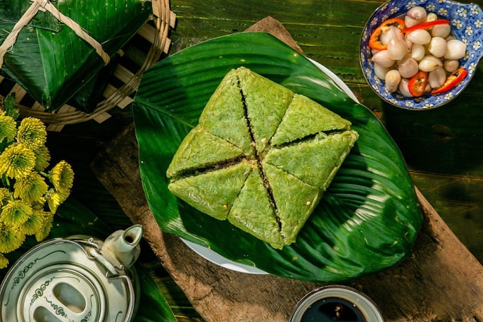 Bánh chưng vuông tượng trưng cho trời đất, và công ơn sinh thành của cha mẹ. Ảnh: TL
