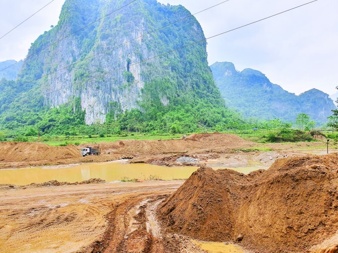 khai thác cát sỏi trên sông Thần Sa.