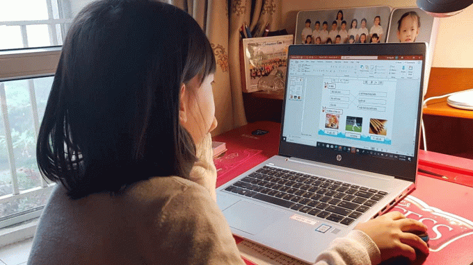 Dạy học trực tuyến hiện nay được cho là hình thức học tập phù hợp với điều kiện có dịch COVID -19 (ảnh nguồn internet).