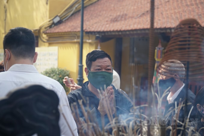 Cuộc sống ngày càng hiện đại, văn minh nhưng văn hóa đi lễ chùa xin lộc đầu năm vẫn luôn được người dân lưu giữ