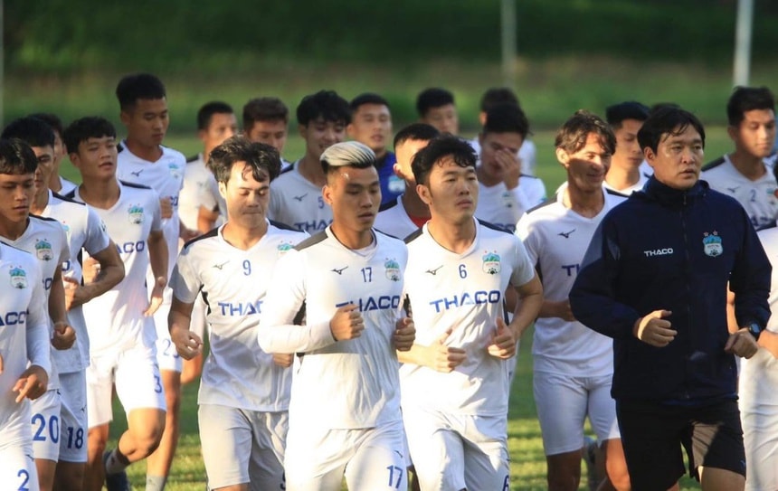 Các cầu thủ HAGL bắt buộc phải cách ly 3 ngày để xét nghiệm Covid-19. Ảnh: TL