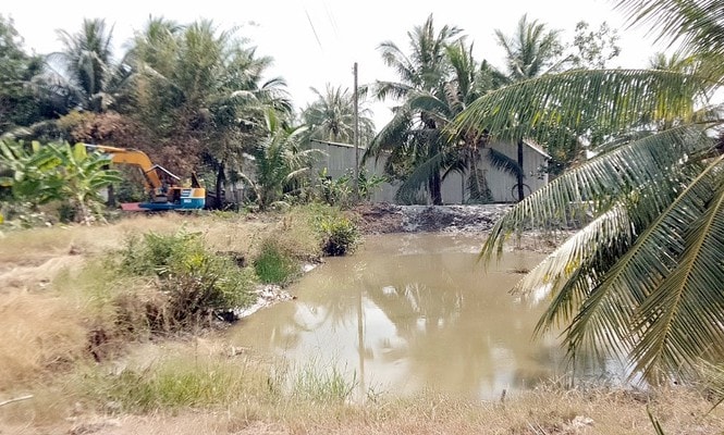 Hiện trường nơi quả bom phát nổ. Ảnh: tienphong.vn