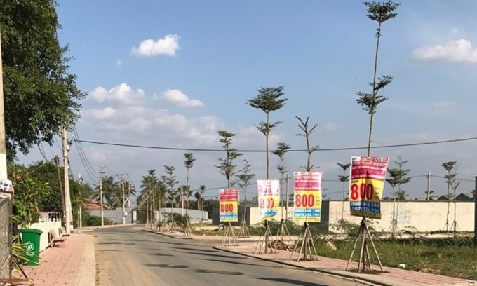 Đã có nhiều nhà đầu tư chứng khoán chốt lời, đầu tư sang bất động sản. (Ảnh minh họa)
