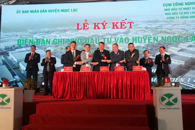 Lễ ký Biên bản ghi nhớ đầu tư vào huyện Ngọc Lặc (Thanh Hóa).