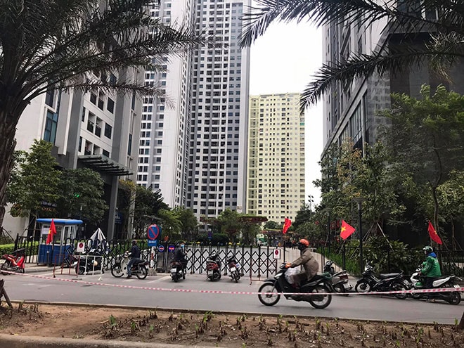 Lực lượng chức năng tạm thời phong tỏa tòa nhà này. Ảnh: danviet.vn
