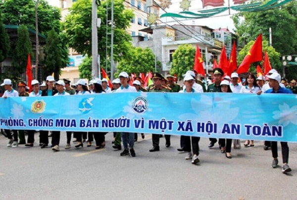Đẩy mạnh truyền thông nâng cao nhận thức cho cá nhân, gia đình và cộng đồng về công tác phòng, chống mua bán người.