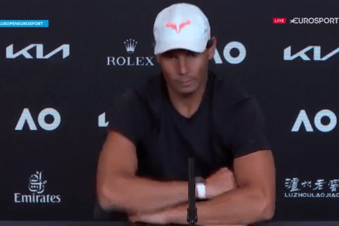Nadal rời buổi họp báo vì chuột rút. Ảnh: internet