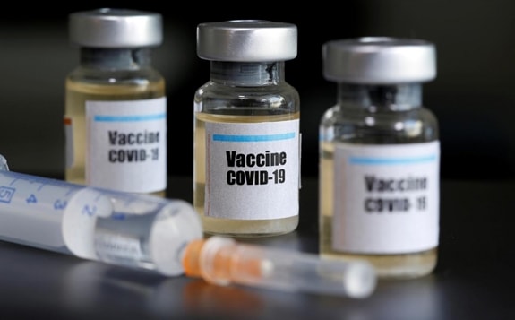 Bộ Chính trị, Ban Bí thư đồng ý chủ trương mua và sử dụng vaccine phòng COVID-19 cho nhân dân. Ảnh minh họa