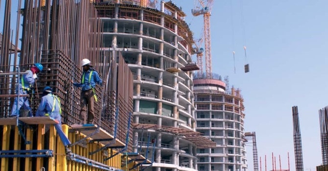 Việc quản lý chi phí đầu tư xây dựng phải đảm bảo các nguyên tắc quy định tại Điều 132 Luật Xây dựng và khoản 50 Điều 1 Luật sửa đổi, bổ sung một số điều của Luật Xây dựng, phù hợp với từng nguồn vốn để đầu tư xây dựng.
