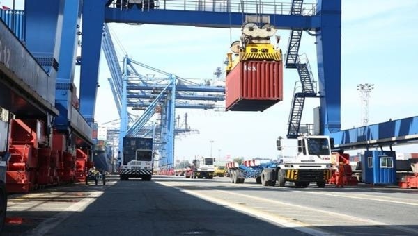 Trong 7 ngày nghỉ Tết Tân Sửu, xuất nhập khẩu cả nước đạt gần 1,7 tỷ USD