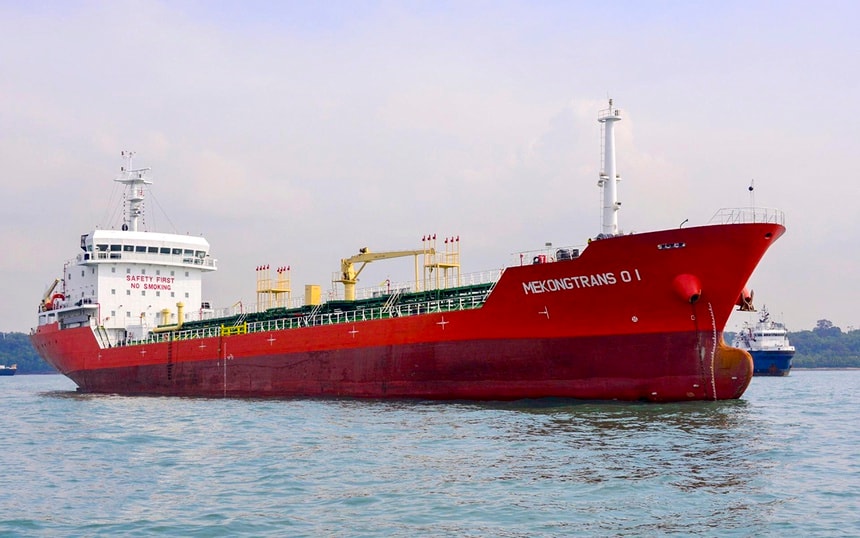 Tàu chở dầu MEKONGTRANS 01 gặp nạn ở vùng biển Quảng Ngãi. Ảnh: Zingnews.vn