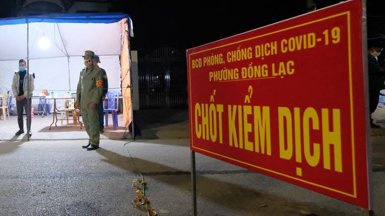 Phạt 15 triệu đồng 2 người Trung Quốc do vi phạm giãn cách xã hội. Ảnh: TL