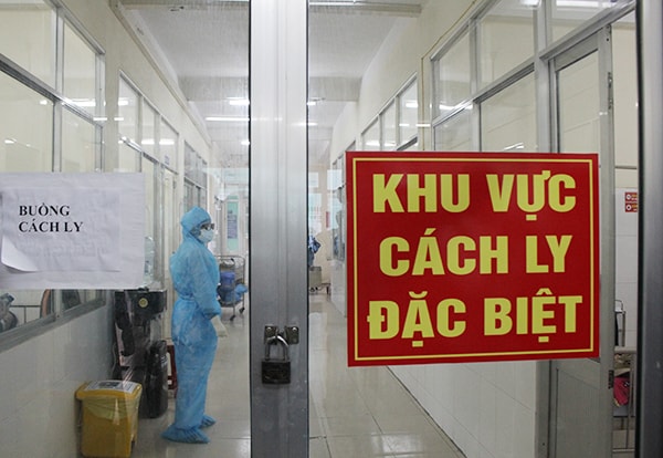 Sáng ngày 22/2, Ban Chỉ đạo Phòng chống Covid-19 huyện Thủy Nguyên thông tin về ca bệnh nữ Đ.T.P (SN 1995, trú thôn 4, xã Hoàng Động) dương tính Covid-19. Người này làm tại Bệnh viện GTVT Hải Phòng. Ảnh: TL