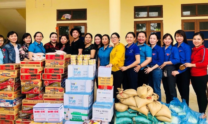 Các trường Mầm non huyện Đức Thọ (Hà Tĩnh) ủng hộ ngành giáo dục huyện Cẩm Xuyên.