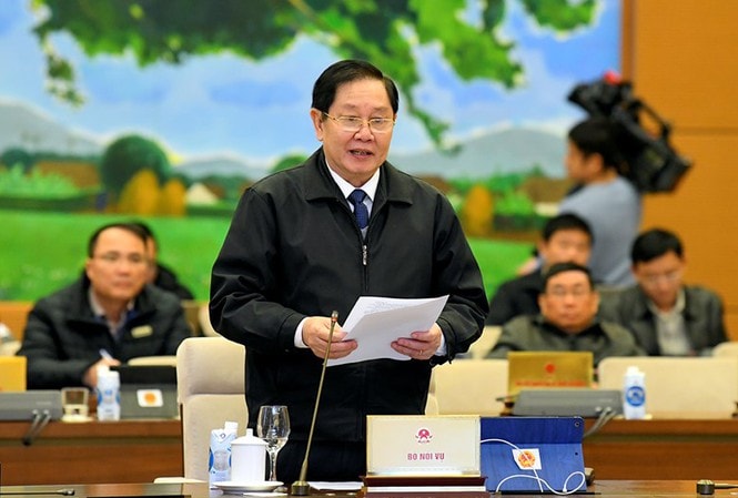 Bộ trưởng Bộ Nội vụ Lê Vĩnh Tân tại phiên họp.