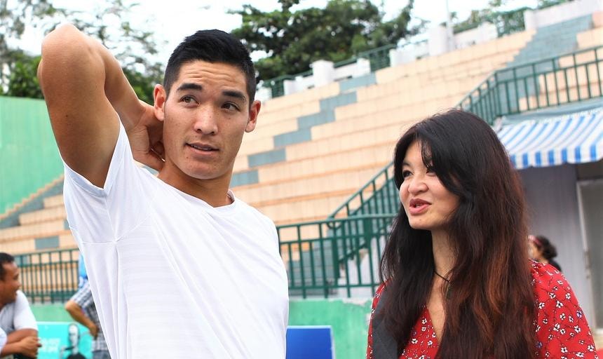Thái Sơn và mẹ trong lần về Việt Nam năm 2019. Ảnh: Zingnews.vn