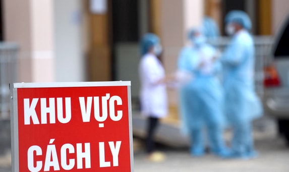 Tìm người đến địa điểm liên quan 2 trường hợp nghi dương tính Covid-19. Ảnh: TL