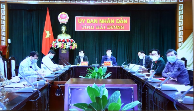 Lãnh đạo tỉnh Hải Dương báo cáo trực tuyến tại cuộc họp.