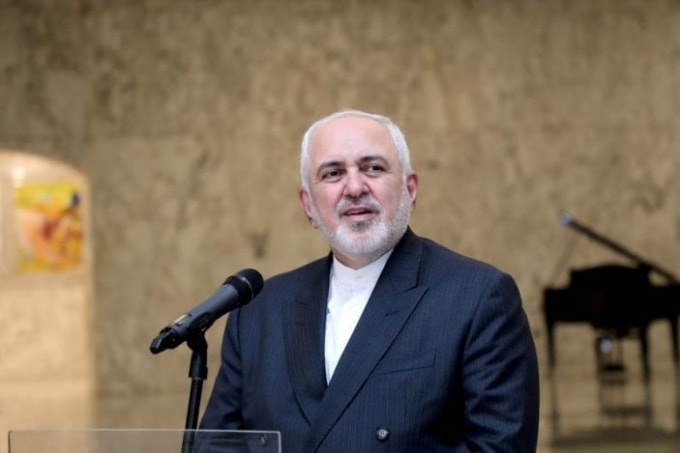 Ngoại trưởng Zarif kêu gọi Mỹ và các quốc gia tham gia thỏa thuận P5+1 phải tuân thủ các yêu cầu của Iran trước khi nước này tuân thủ trở lại thỏa thuận - Ảnh: Reuters