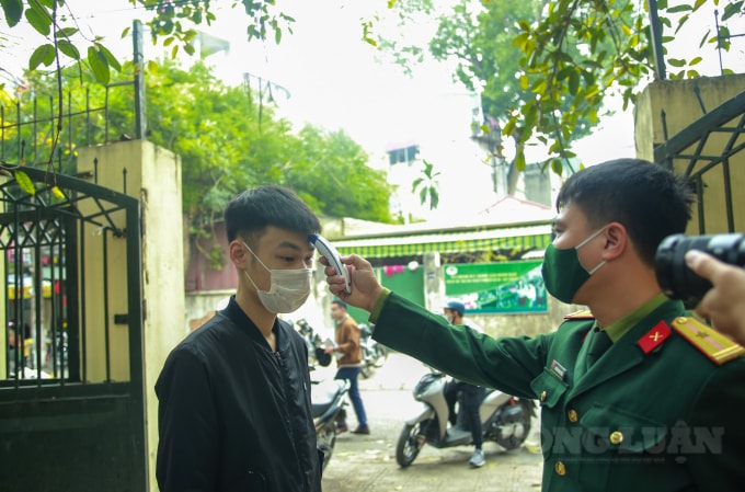 Đợt tuyển quân này quận Ba Đình có 75 tân binh, trong đó có 61 nghĩa vụ quân sự, 14 nghĩa vụ công an.