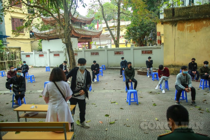 Trước đó, UBND quận Ba Đình đã tiến hành tuyên truyền đến cán bộ, nhân dân toàn quận và đặc biệt là đến các tân binh. Đến nay 100% công dân yên tâm với công tác phòng chống dịch, lên đường nhập ngũ.