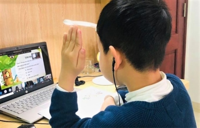 Học trực tuyến là hình thức học ưu việt nhất trong thời gian có dịch COVID -19 (ảnh nguồn internet).