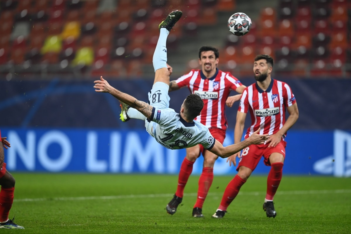 Pha bắt volley ghi bàn của Giroud. Ảnh: tienphong.vn
