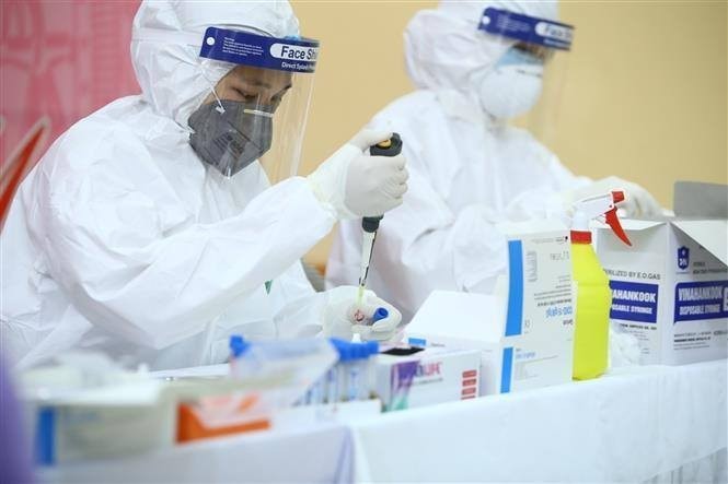 Phát hiện người phụ nữ bán ổi nghi dương tính Covid-19. Ảnh: TL
