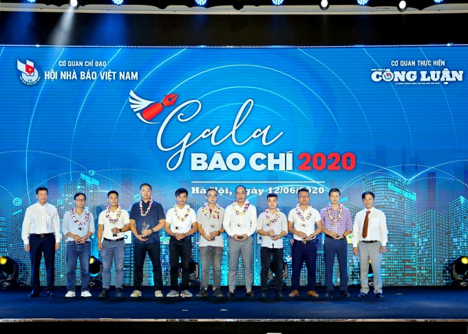 Hình ảnh tại Lễ trao giải “Khoảnh khắc Báo chí 2019”.