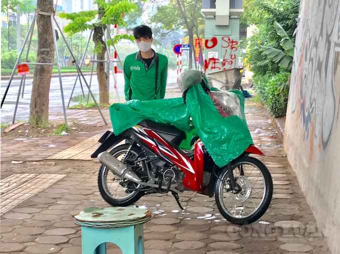 Hiện chiết khấu của các tài xế xe công nghệ đang ở mức cao cùng với việc số lượng tài xế tăng nhanh, cạnh tranh lớn khiến thu nhập giảm rất sâu so với trước đây