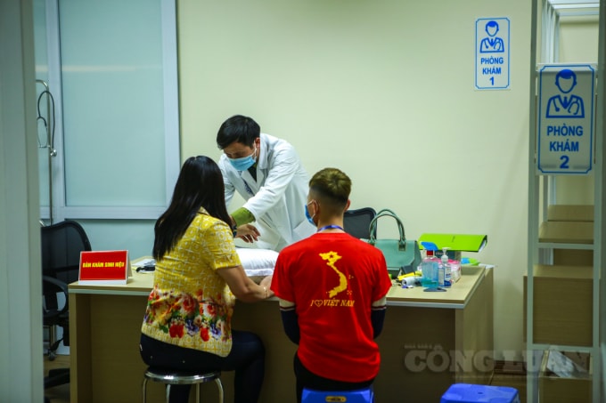 Việc có thêm nhóm tiêm giả dược để so sánh đối chứng thay đổi sau tiêm do protein S hay do giả dược.