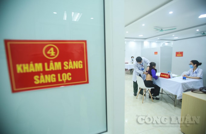Mọi người đến đây đều phải trải qua các bước kiểm tra, xét nghiệm kỹ càng.