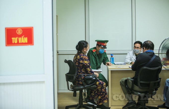 Đáng nói, không ai trong số 35 người này biết được mình được tiêm ở mức liều nào hay giả dược, chỉ có nhóm nghiên cứu sản xuất vaccine biết.