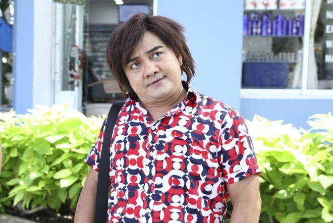 Đạo diễn và biên kịch đã phải giải quyết cho vai diễn của anh về Mỹ luôn.