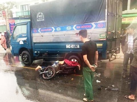 Hiện trường vụ tai nạn ở Nghệ An