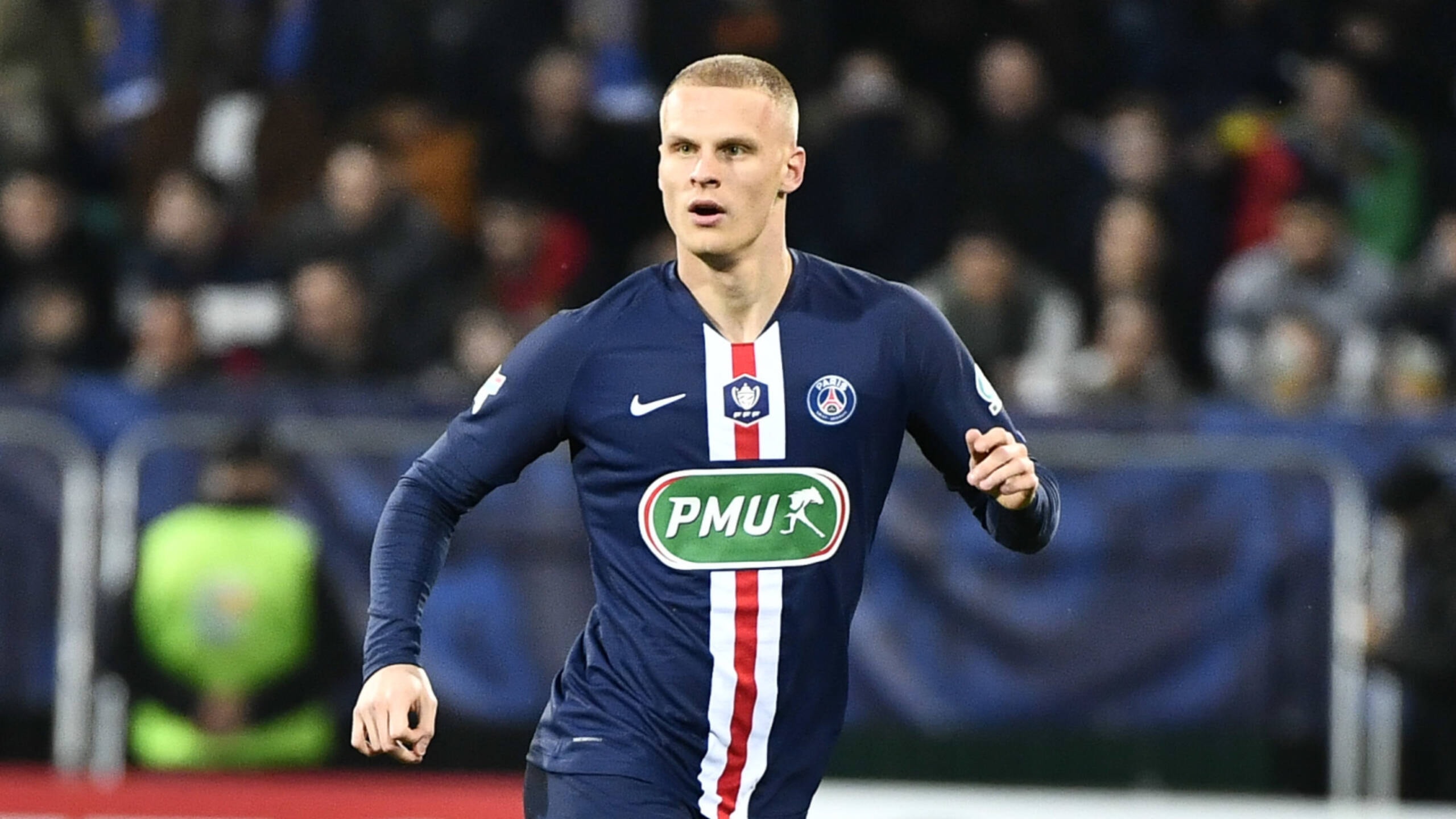 Hậu vệ Bakker đánh mất vị trí sau khi HLV Tuchel bị sa thải. Ảnh: internet