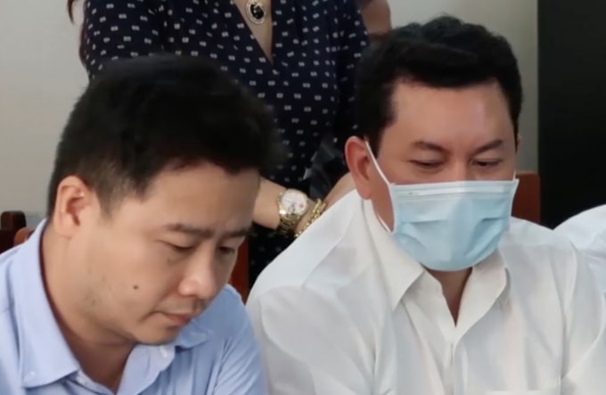 Lương y Võ Hoàng Yên (mang khẩu trang) thừa nhận sai sót